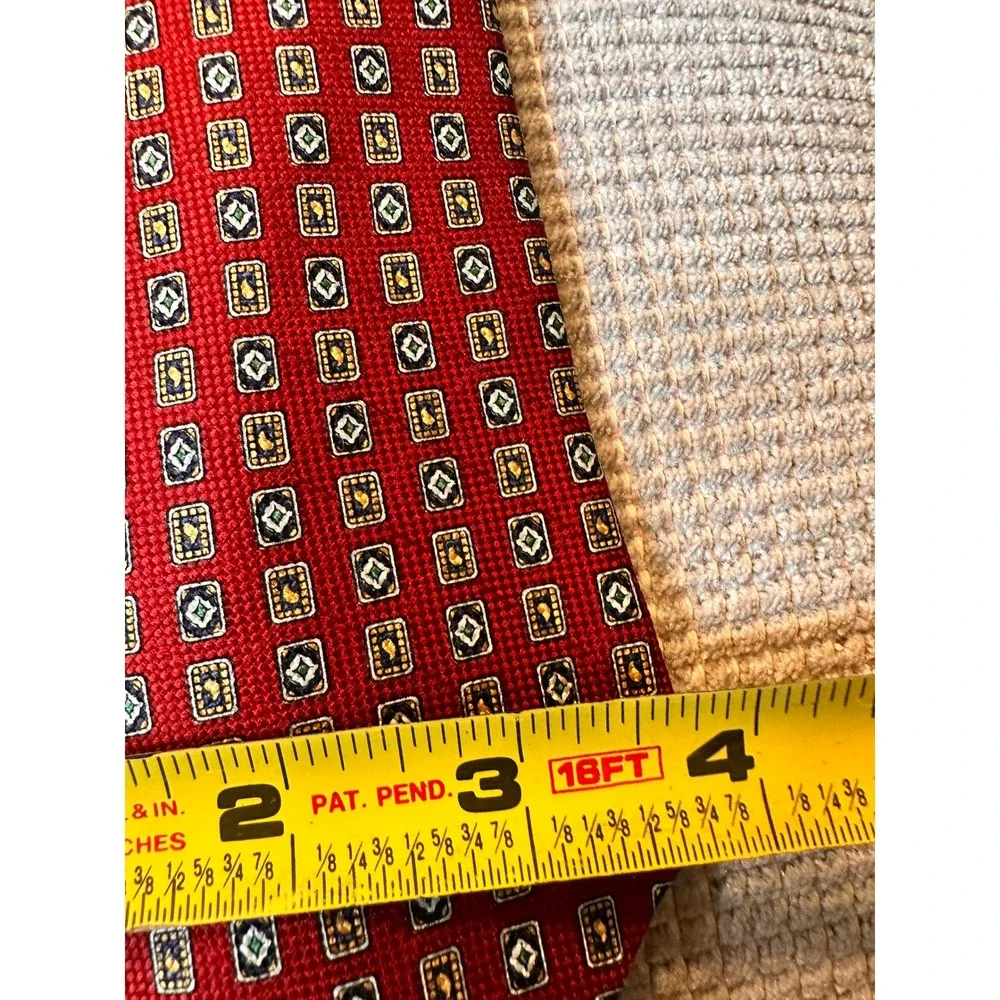 Tommy Hilfiger Mens Silk Tie Red Foulard Geometric Crest Pattern Academia Preppy